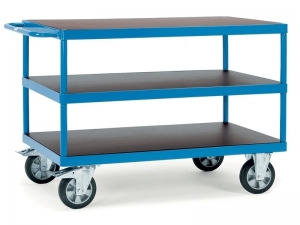 Xe đẩy hàng trong kho