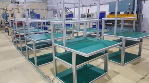 Bàn thao tác khung nhôm định hình