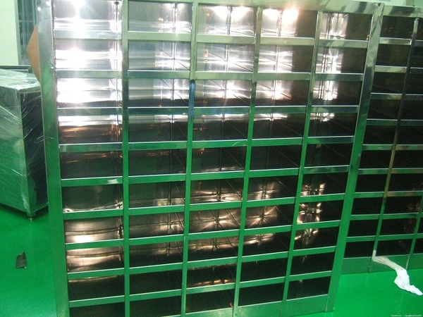 Clean room shoe cabinet