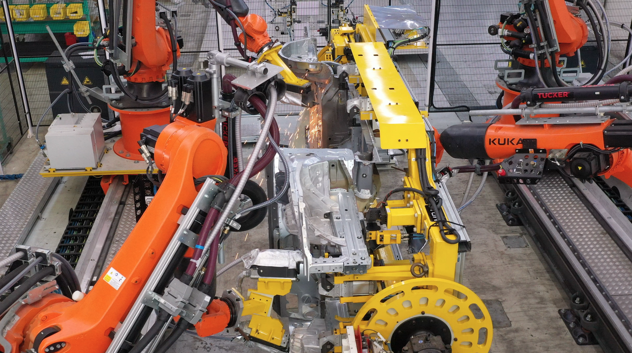 Lắp ráp hoàn thiện